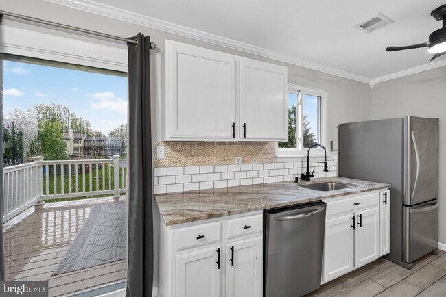 Foto del edificio - 8808 Eureka Ln