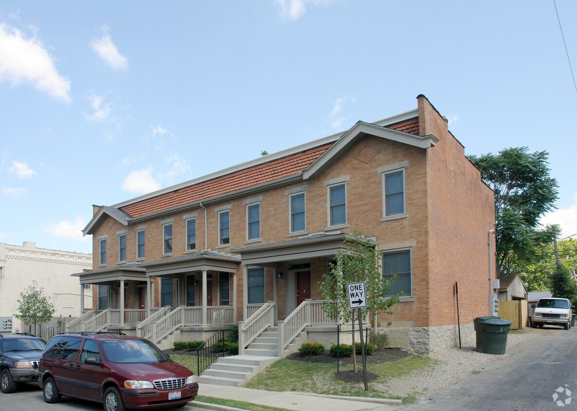 Building Photo - 138-146 E 8th Ave