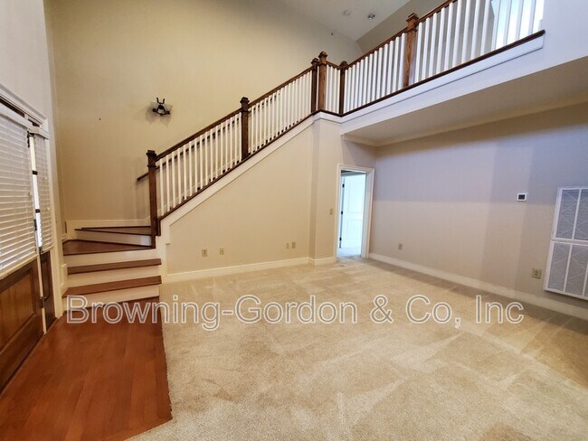 Foto del edificio - 3127 Long Blvd.