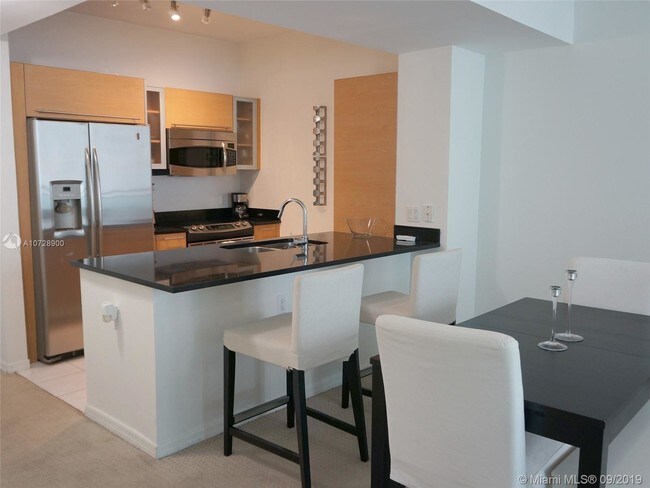 Building Photo - 950 Brickell Bay Dr