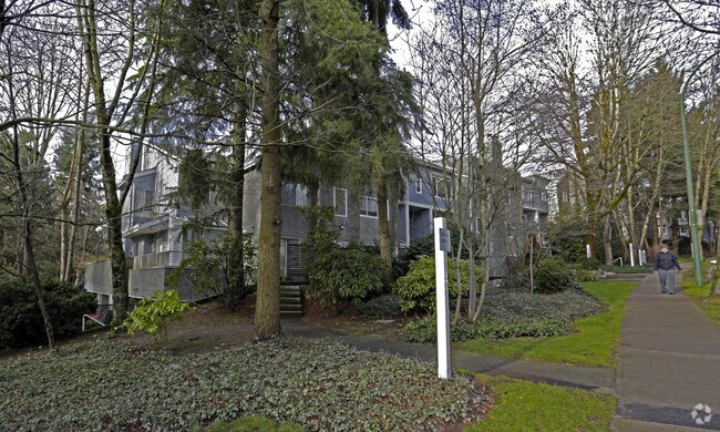 Champlain Ridge On Champlain Crescent