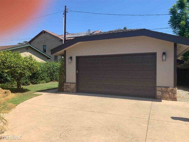 Foto del edificio - 3 br, 2 bath House - 208 So Bonnie Avenue