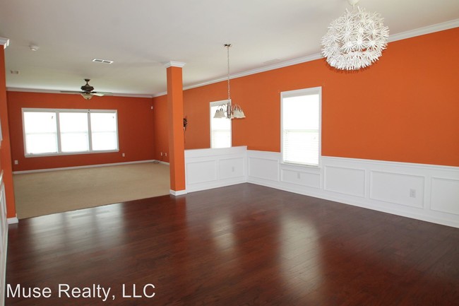 Building Photo - 3 br, 2.5 bath House - 2199 Durand Road
