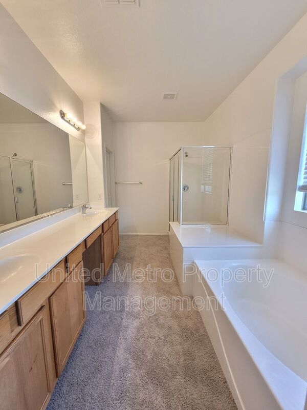 Building Photo - 817 S 120th Ave