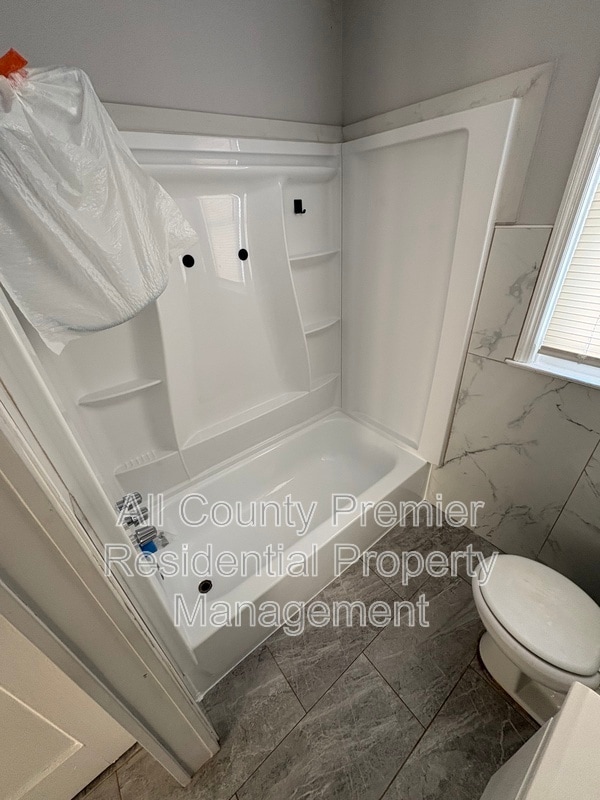 Foto del edificio - 220 Norcross Ln