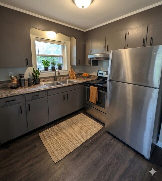 Foto del edificio - 2408 Whitesburg Dr