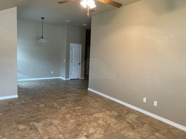 Building Photo - 406 Sladecek Dr