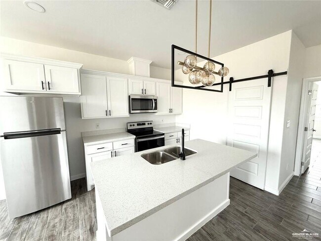 Building Photo - 15 N Crown Ln