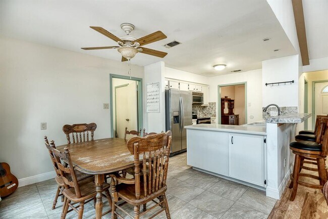 Building Photo - 1212 Wilderness Dr