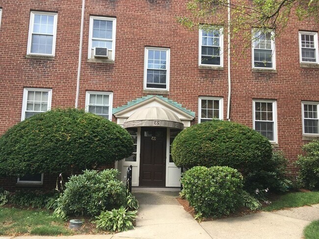 Foto del edificio - 21 Englewood Ave