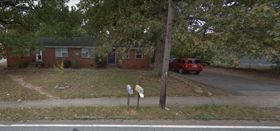Primary Photo - 123 Oak St