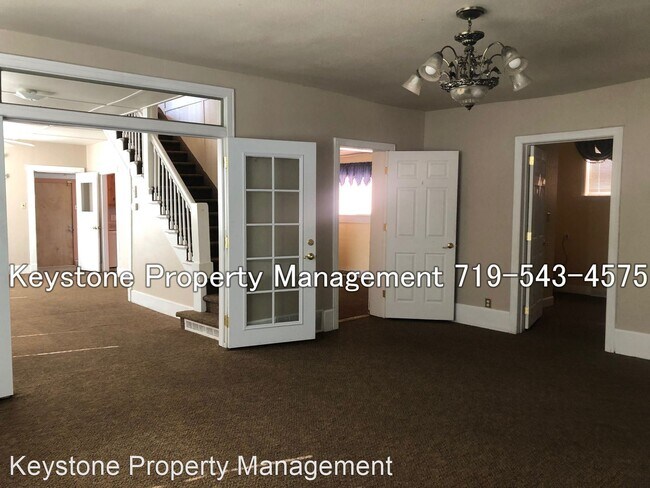 Building Photo - 4 br, 1.5 bath House - 418 W. 12th Street