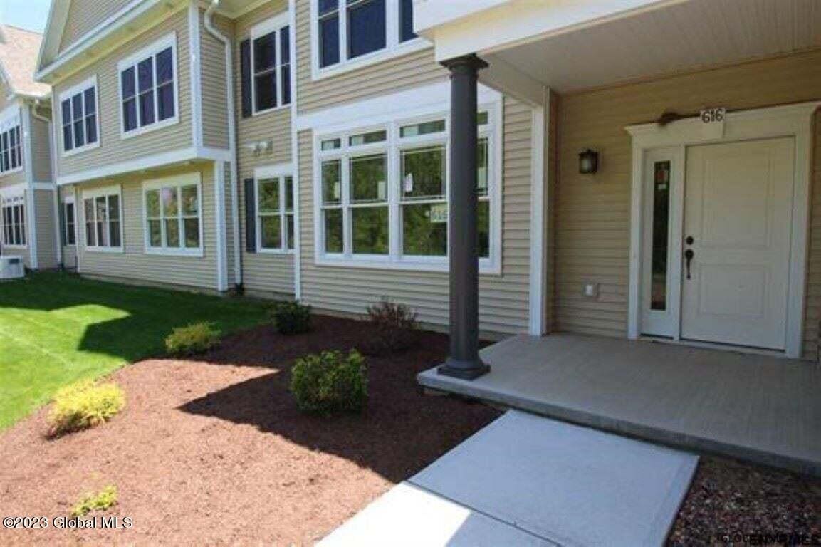 616 Lois Ln, Schenectady, NY 12304 Condo for Rent in Schenectady, NY
