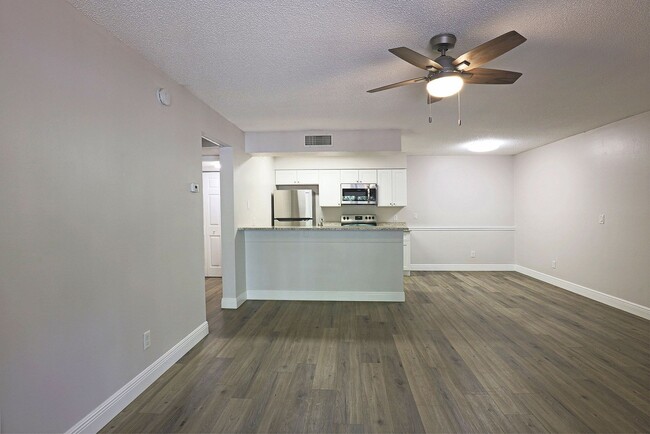 Building Photo - Mystic Gardens 5305-515