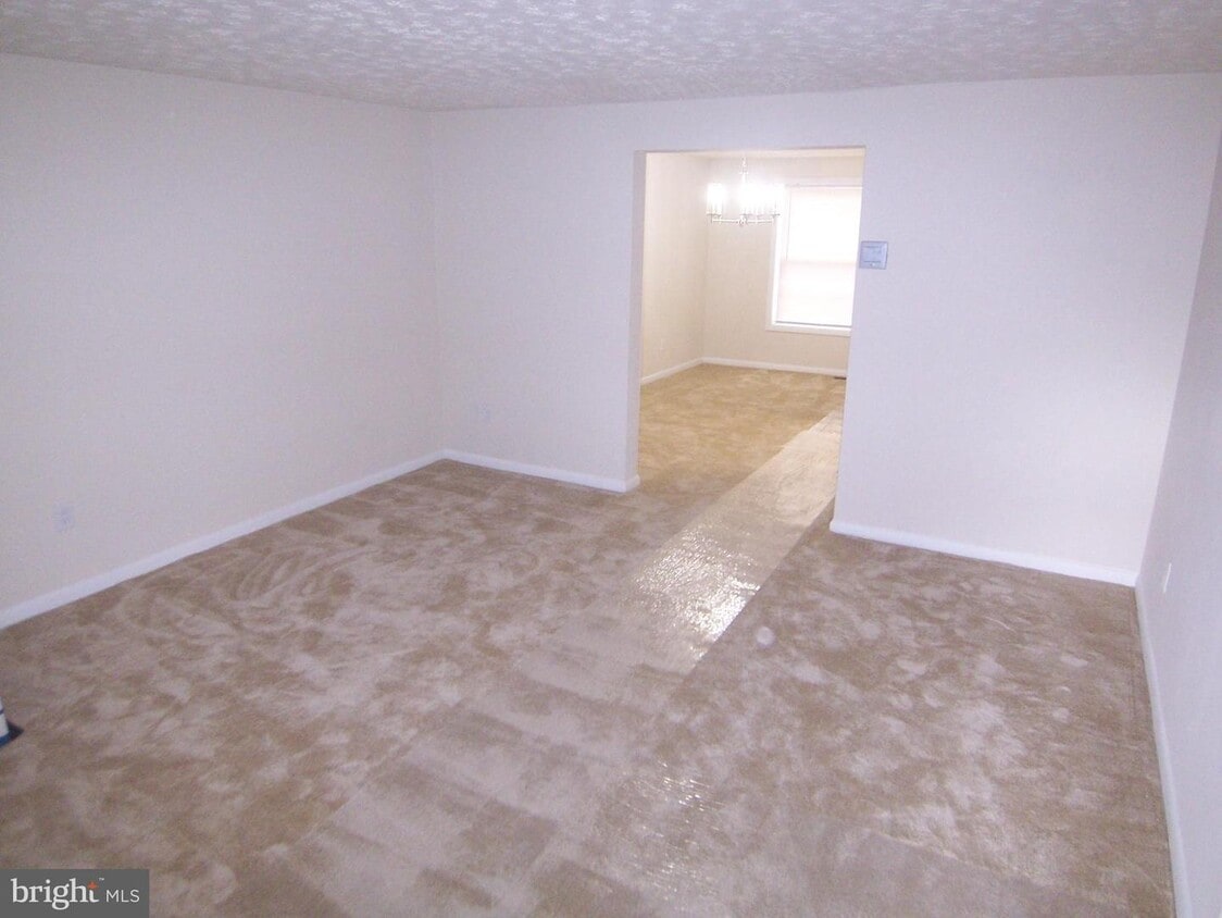 20 Lockett Ct, Essex, MD 21221 Townhouse for Rent in Essex, MD