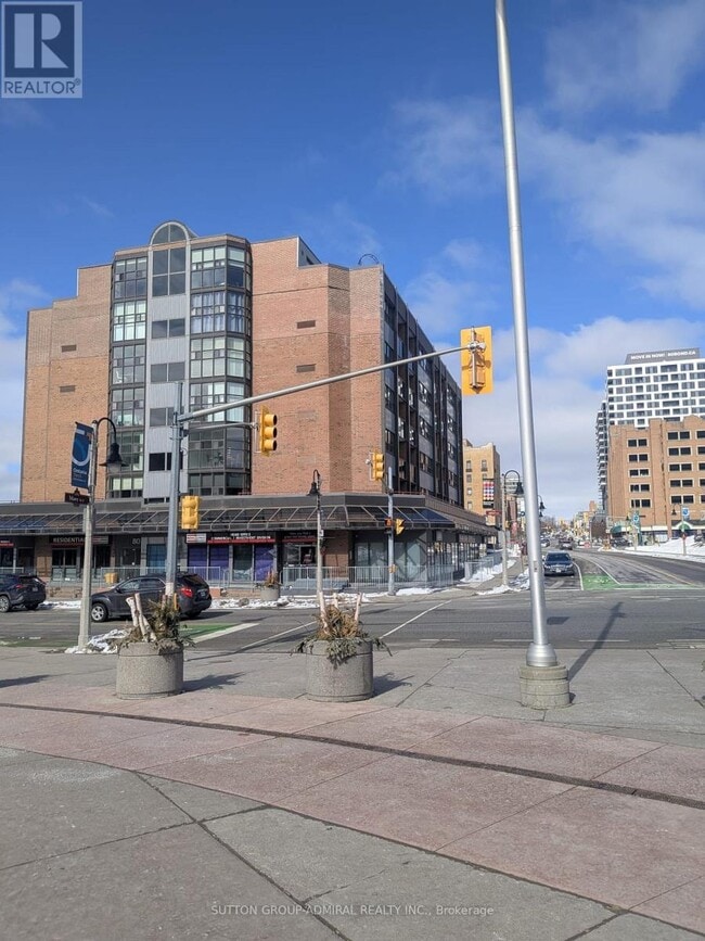 Photo du bâtiment - 80 Athol St E