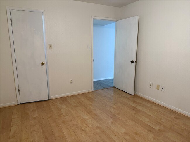Foto del edificio - 2626 Holly Hall St