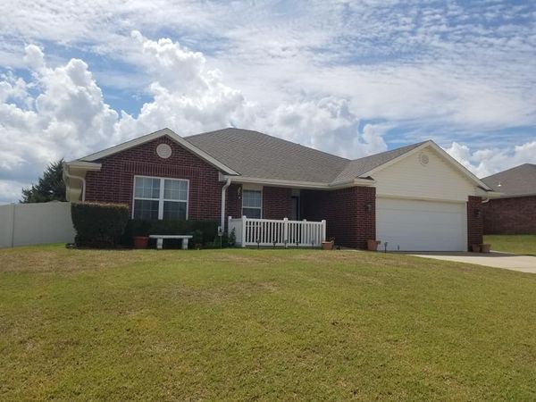 Primary Photo - 1213 Cambridge Dr