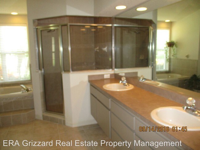 Building Photo - 27403 Highlander Ct