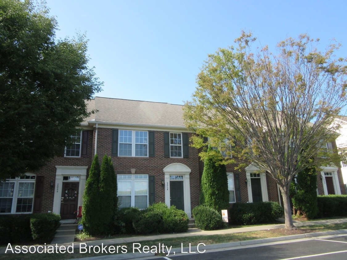 Primary Photo - 3 br, 2.5 bath House - 2064 Lockwood Drive