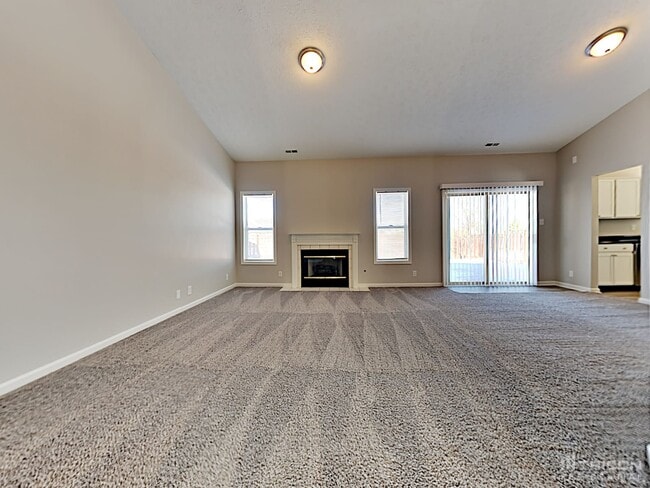 Building Photo - 526 Alton Dr