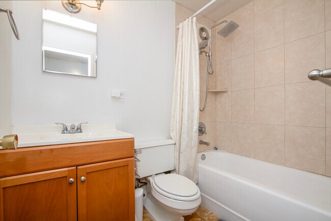 Foto del edificio - 46-270-270 Kahuhipa St