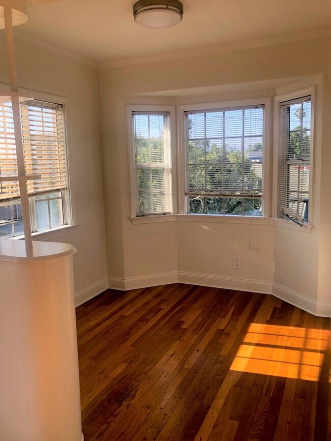 Foto del interior - 1418 S Genesee Ave