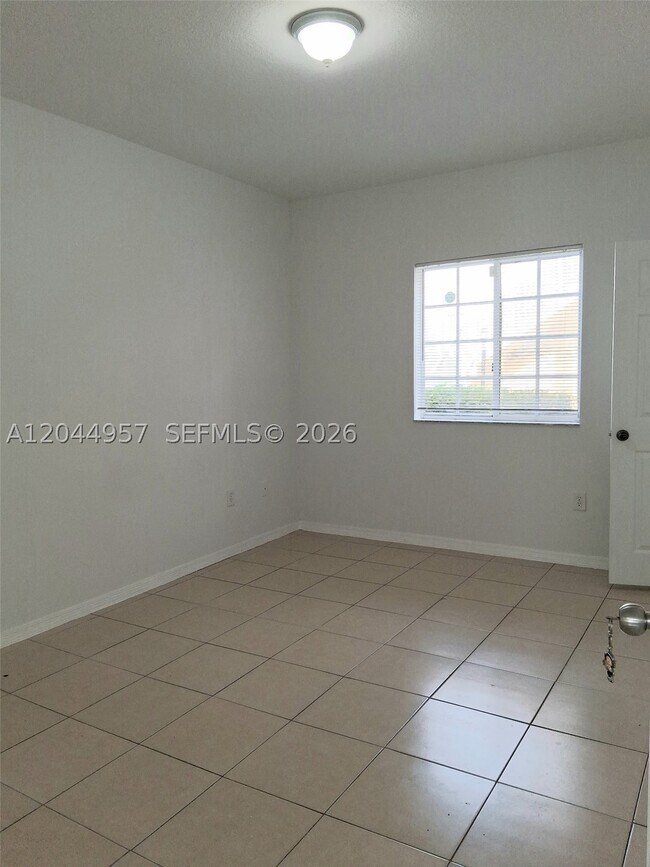 Foto del edificio - 6972 NW 179th St