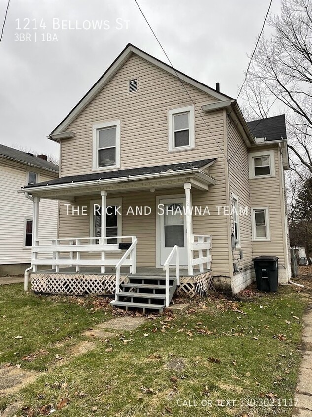 Primary Photo - Three bathroom two bathroom home for rent