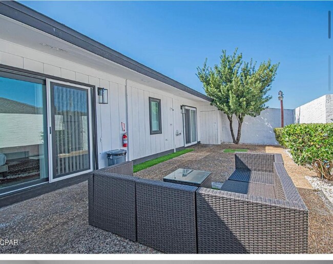 Foto del edificio - 5524 Sunset Ave