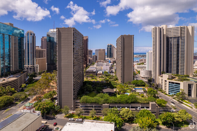 Foto del edificio - Kukui Plaza