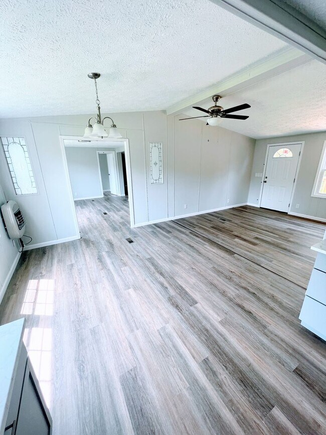 Foto del edificio - 3 Bedroom Home in Campbell County