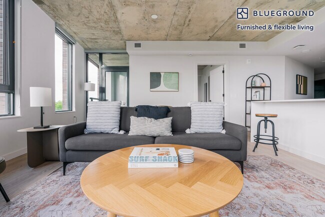 Foto del edificio - 3030 Potomac Ave