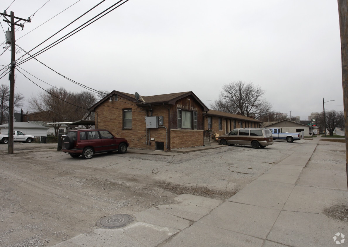 Primary Photo - Husker Place