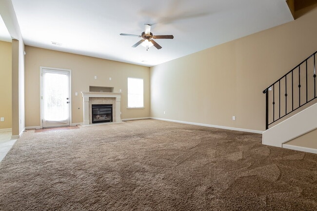 Building Photo - 6057 Vera Ln