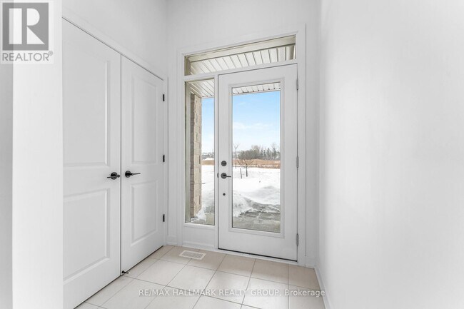 Photo du bâtiment - 136 Ploughshare Rd