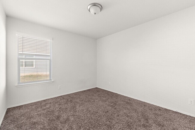 Foto del edificio - Beautiful 4bed/2 bath