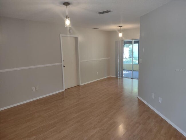 Foto del edificio - 11117 Upton St