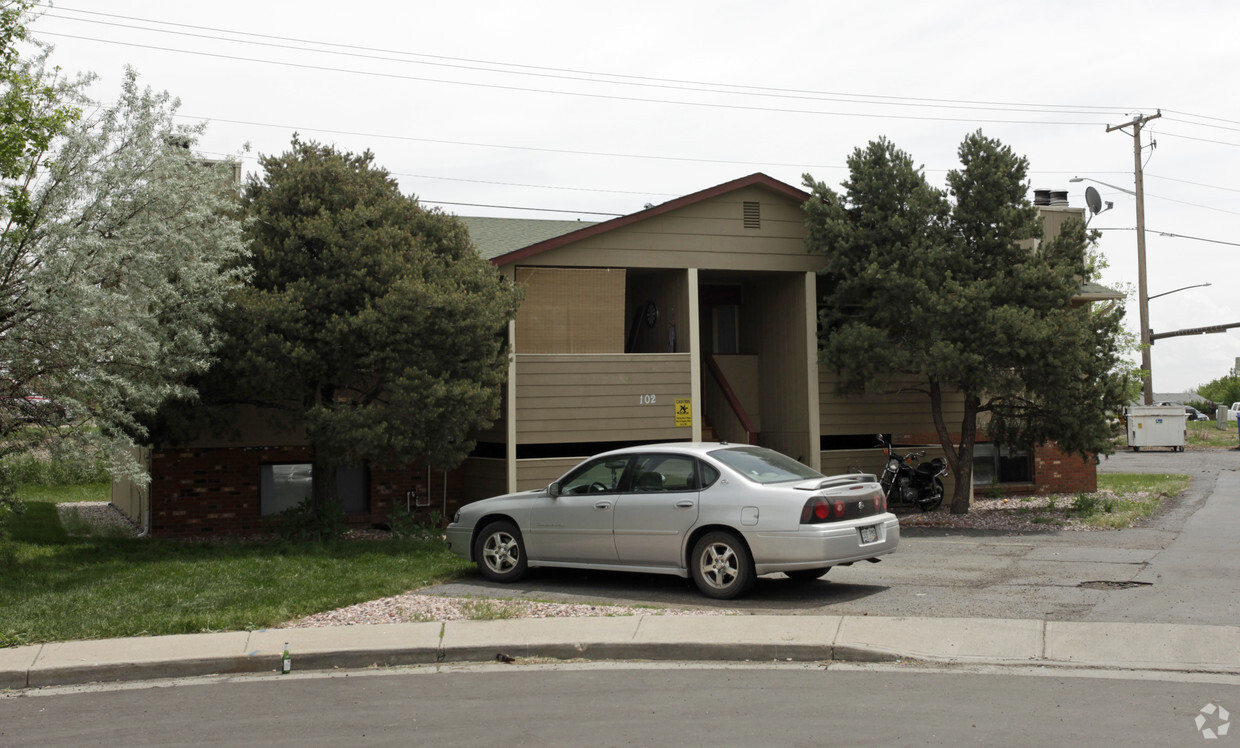Primary Photo - 102 Juniper Pl