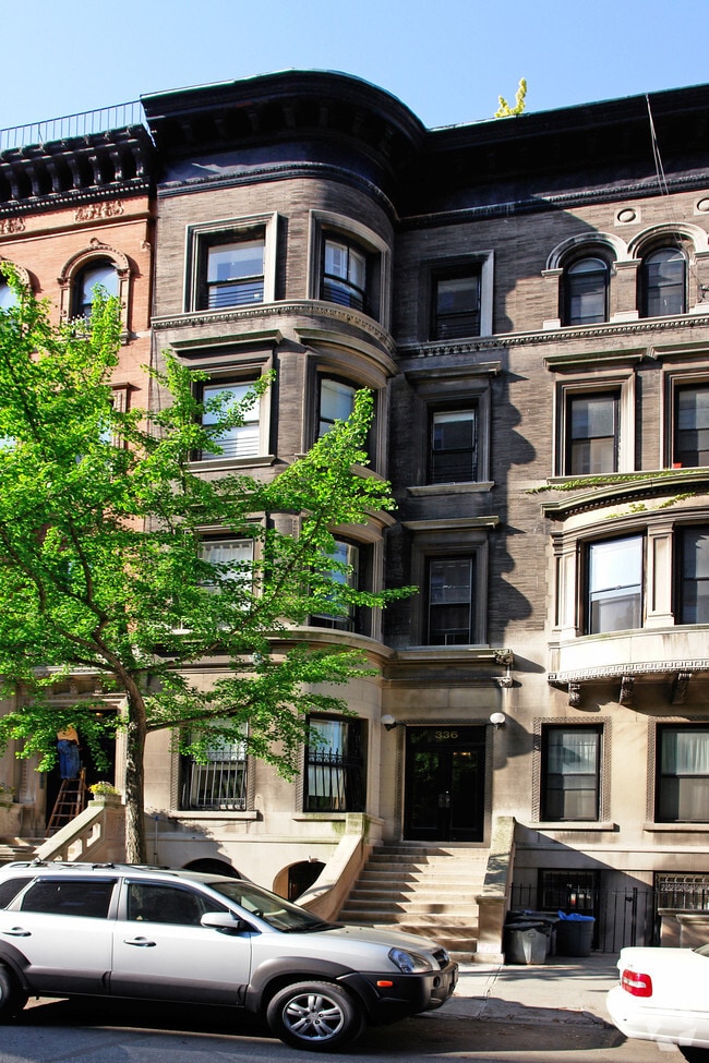 Building Photo - 336 W 89th St