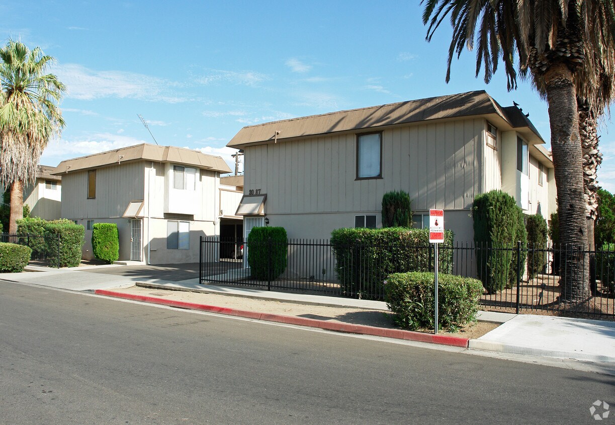 Foto principal - 3087 E Simpson Ave
