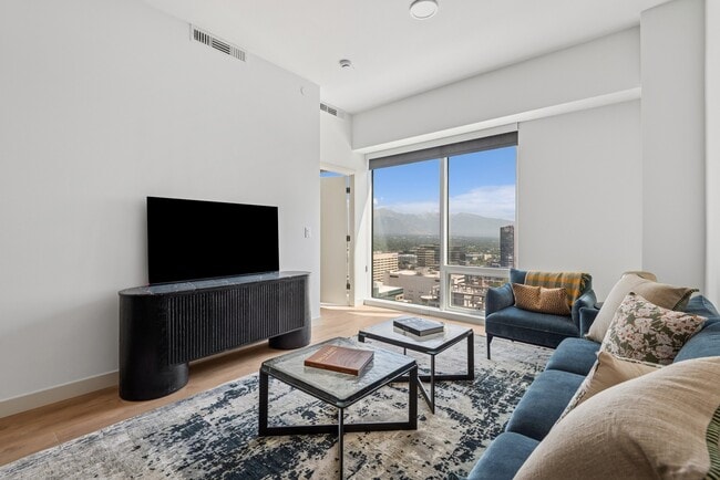 Building Photo - Seraph Luxury Downtown Apartments