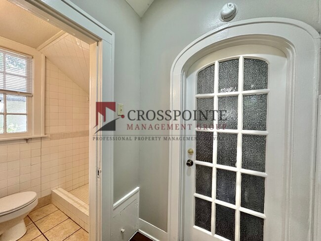 Building Photo - Charming 1 Bedroom, 1-Bath Unit – Downstairs!