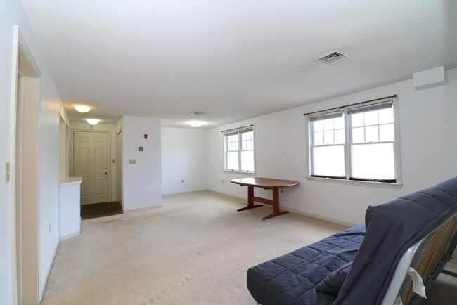 Building Photo - 26 Webb Pl