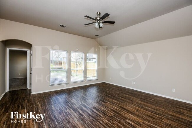 Foto del edificio - 6837 Waterloo Ln