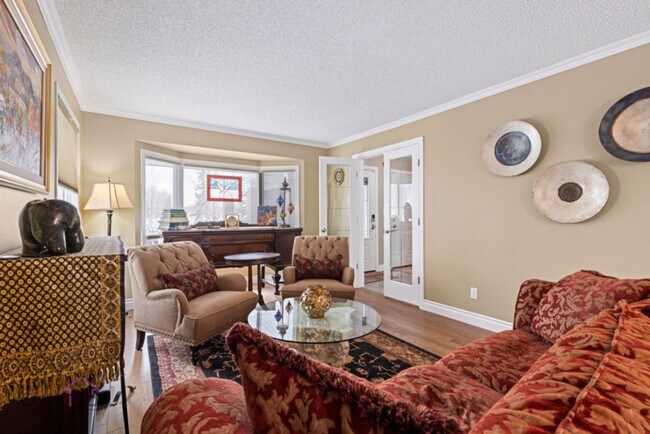 Photo du bâtiment - 17608-17693 93 Ave NW