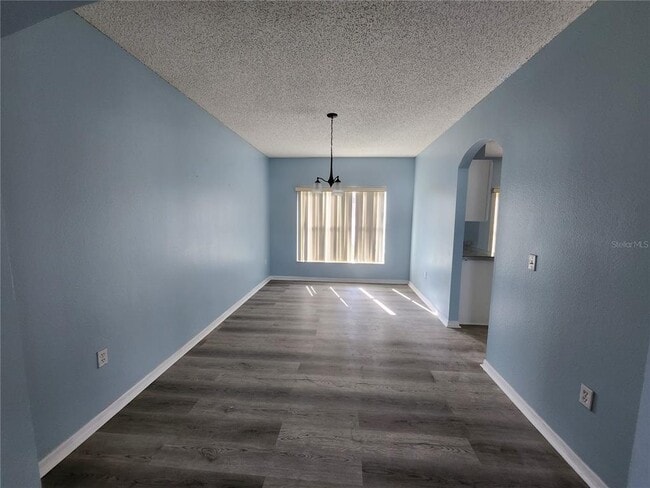 Foto del edificio - 461 Magpie Ct