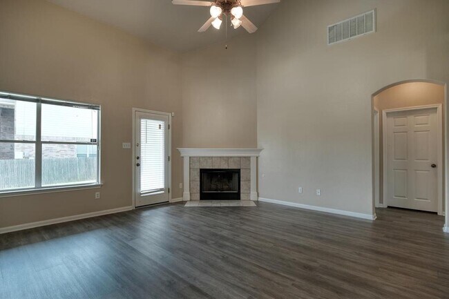 Building Photo - 18665 Dry Pond Dr