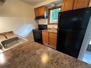 Building Photo - 29 Hillside Ave