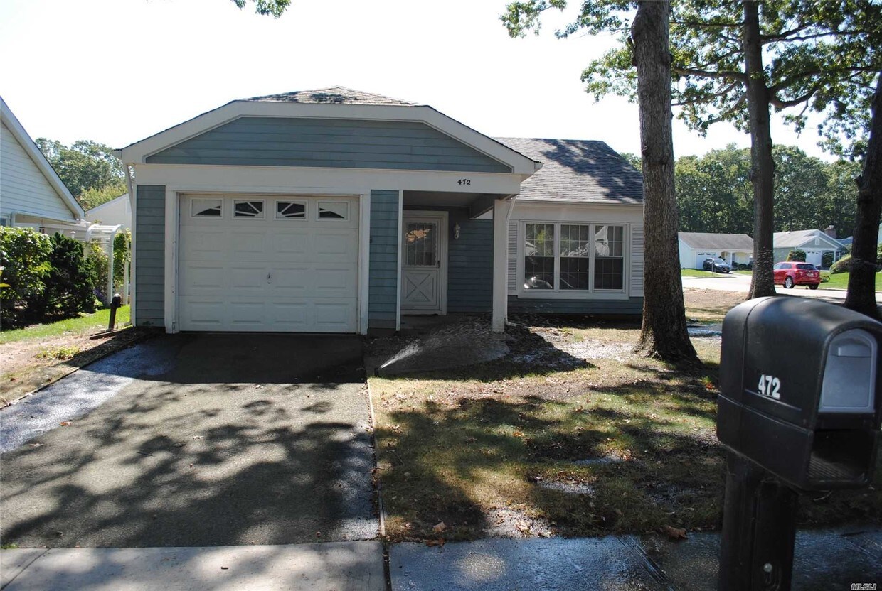 Primary Photo - 472 Stratford Ln